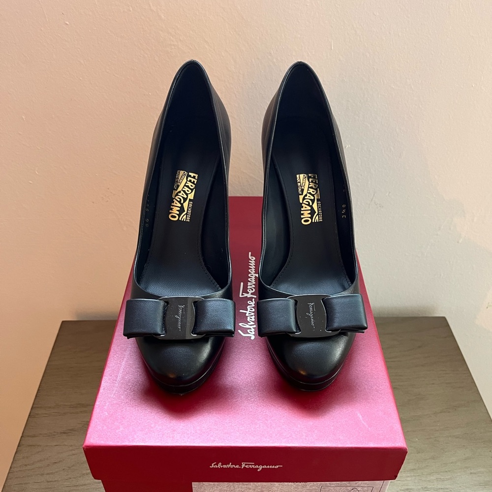 Ferragamo Osimo Pumps